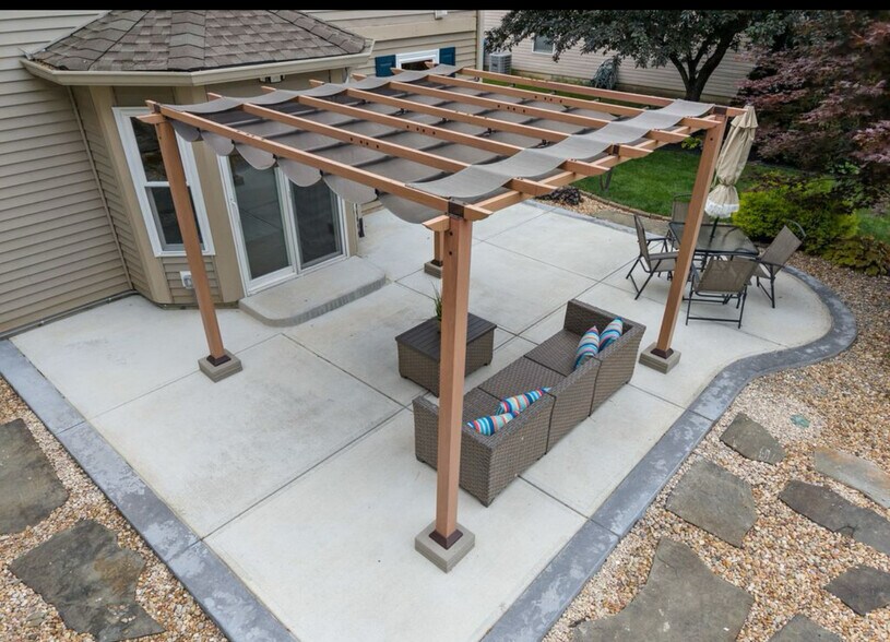 Building Photo - 11763 Igneous Dr