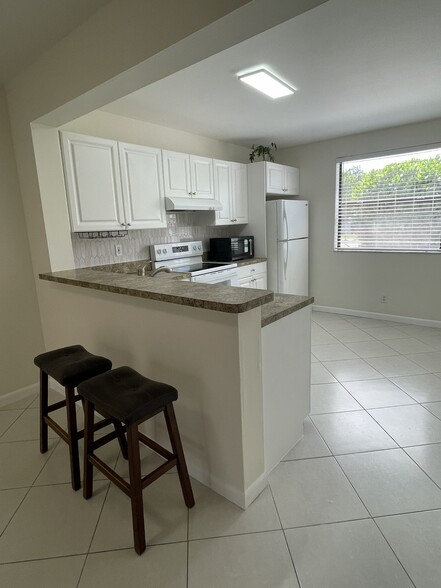 Building Photo - 5661 Riverside Dr