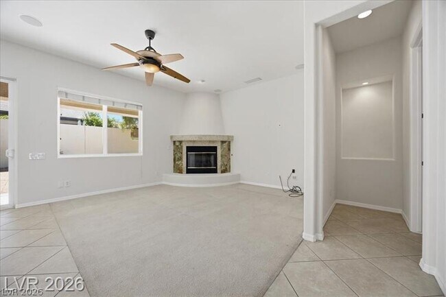 Building Photo - 2765 Struan Ave