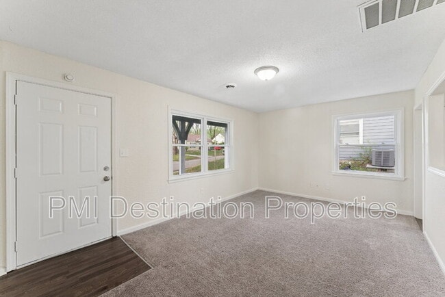 Building Photo - 5026 Locust Ave