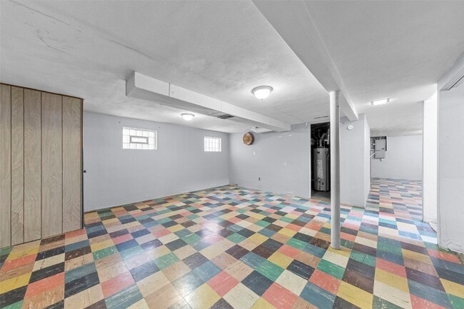 Building Photo - 3735 Koeln Ave