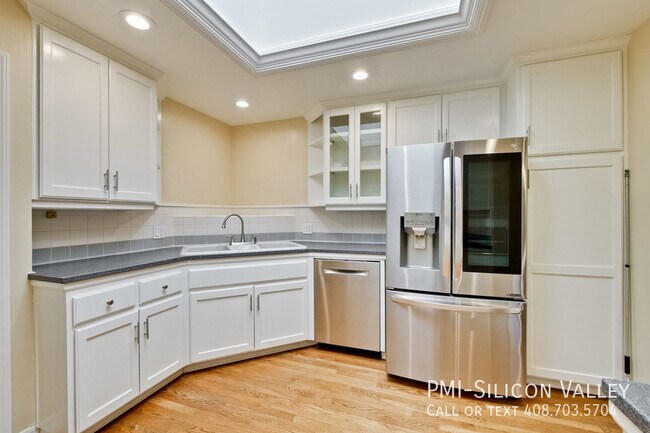 Building Photo - Amazing Cupertino Home!