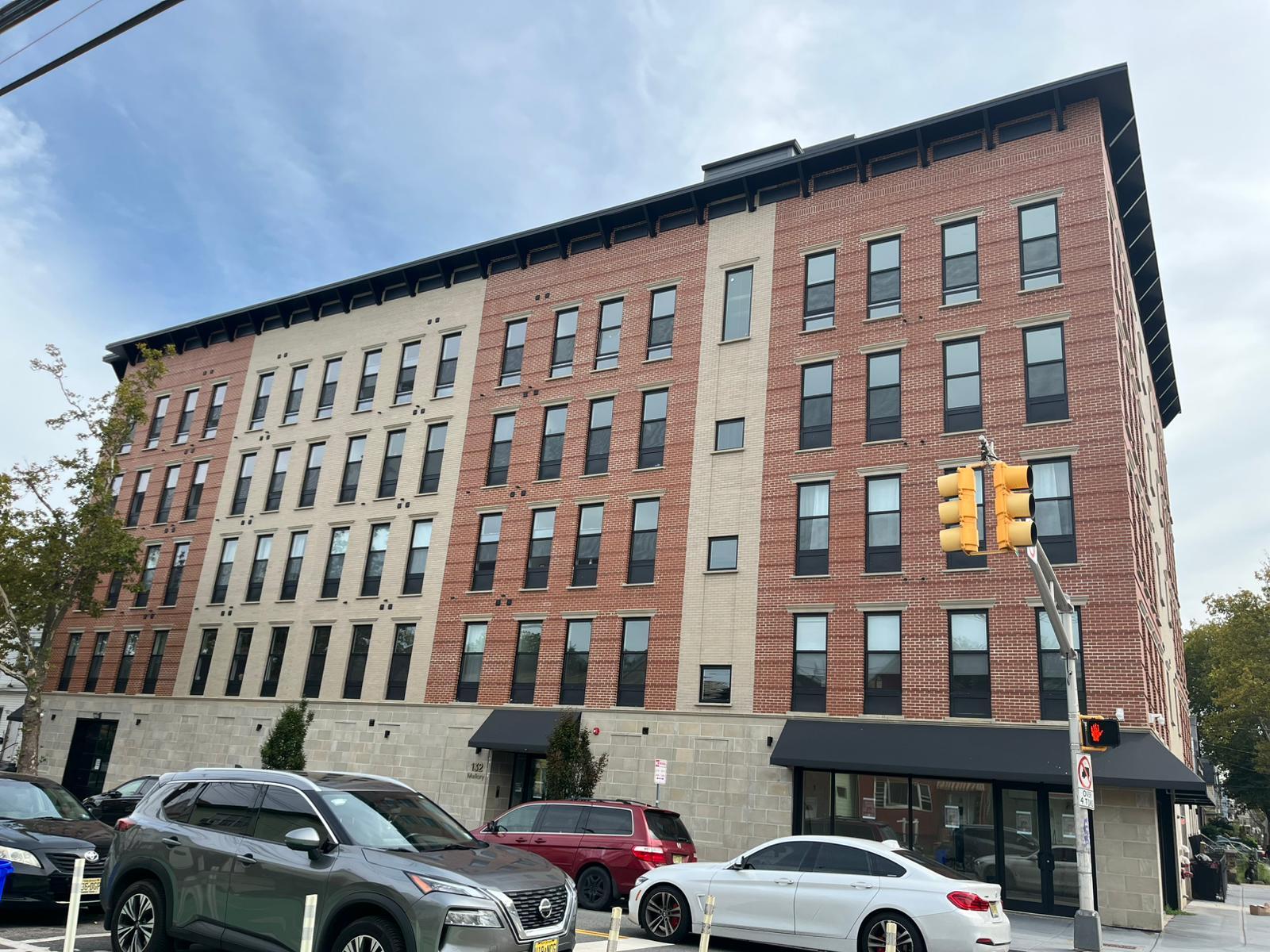 Building Photo - 130 Mallory Ave