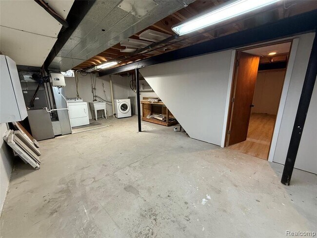 Building Photo - 2308 Kipling Dr