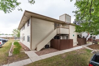 Building Photo - Cozy 2 bedroom, 1 bathroom retreat in a Gated Community!