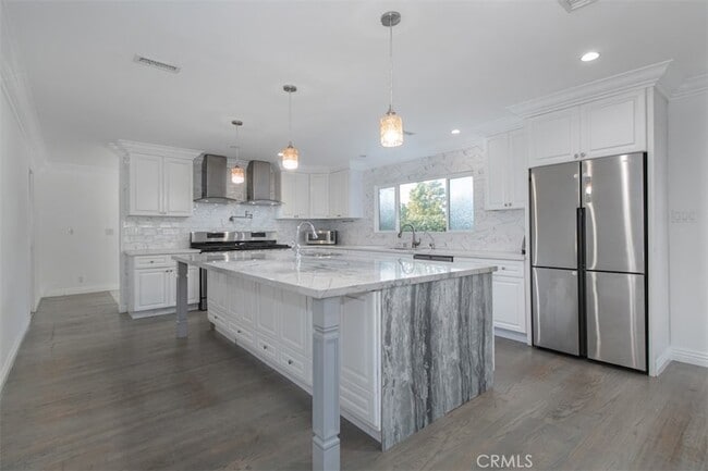 Building Photo - 6059 Vantage Ave