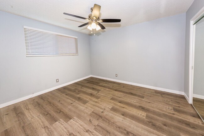 Interior Photo - 721 Venice Way