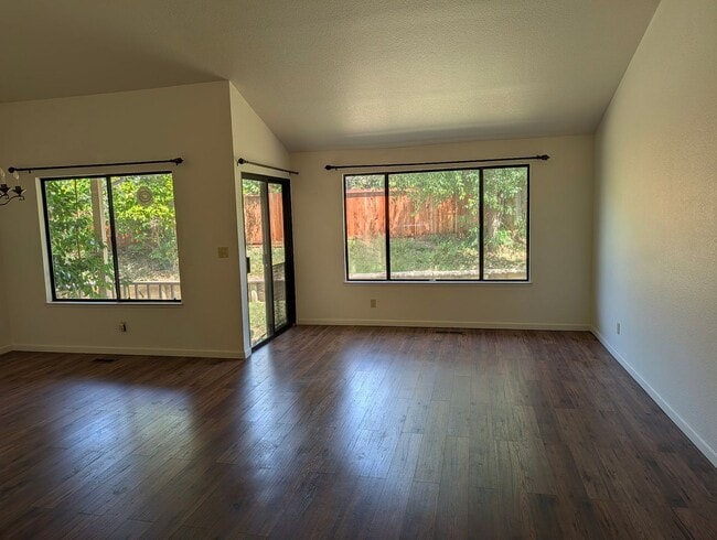 Building Photo - 3118 Moraga Ct