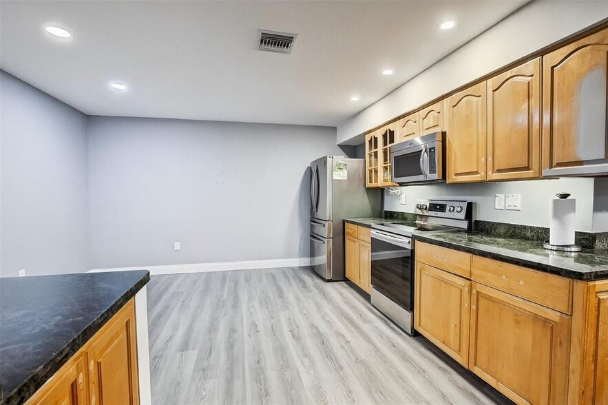 Building Photo - 9430 SW 49th St