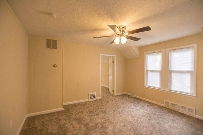 Building Photo - 37355 2nd St