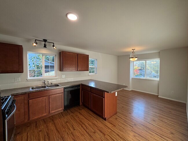 Building Photo - 7796 Kildare Loop NW