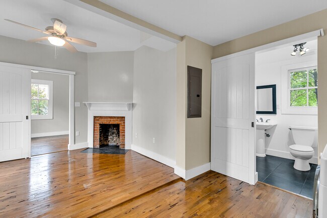 Building Photo - 415 E Anderson St
