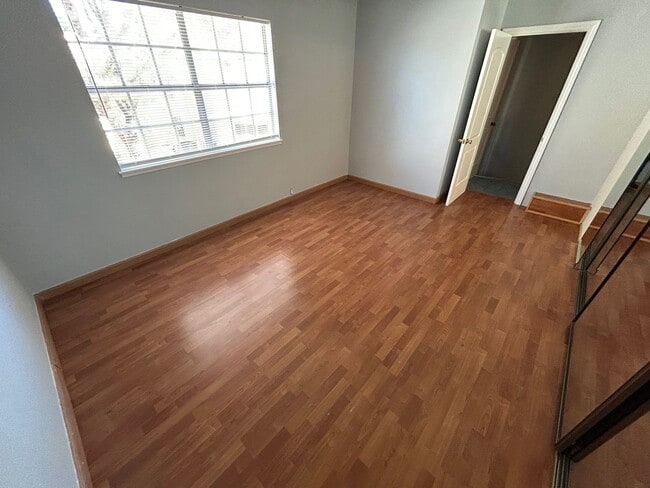 Building Photo - SPACIOUS 2 BEDROOM TOWNHOME IN LAS VEGAS COUNTRY CLUB
