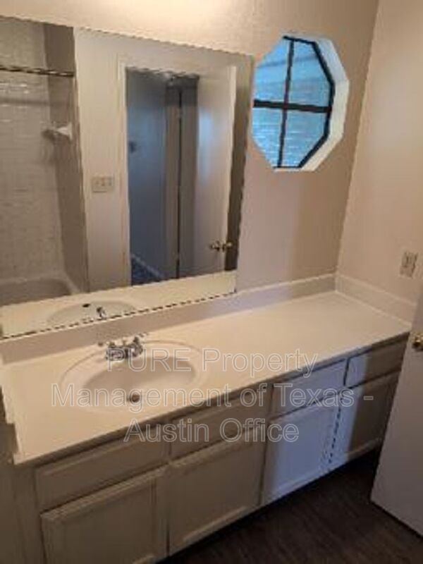 Building Photo - 1213 Gregory Ln