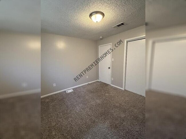 Building Photo - 8404 Shelley Dr