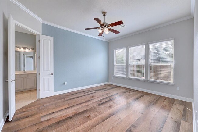 Building Photo - 16017 Jeffs Ln
