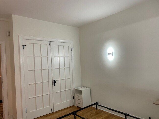 Building Photo - Newly Remodeled Studio, 1-Bathroom Near Johns Hopkins University