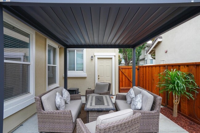 Building Photo - 5884 Cedarwood Cmn