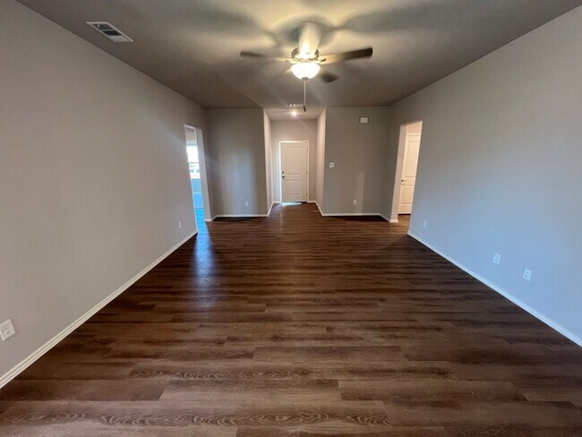 Building Photo - 7216 E County Rd 99 1/2