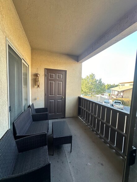 Building Photo - 687 W Jefferson Cv