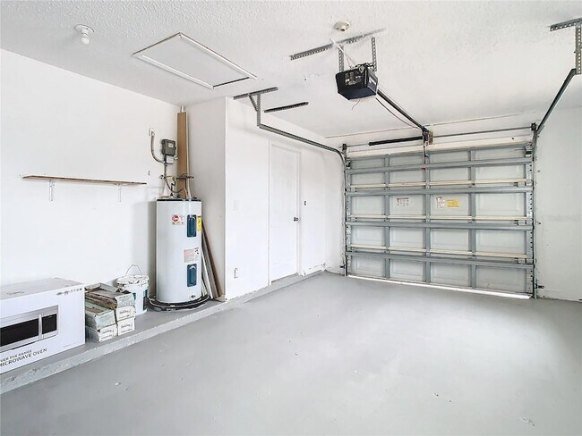 Building Photo - 1612 Fox Run Dr