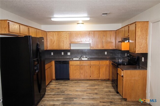Building Photo - 2706 Lucille Dr