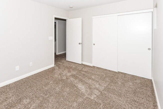 Building Photo - 4028 Oliver Sagebrush Dr