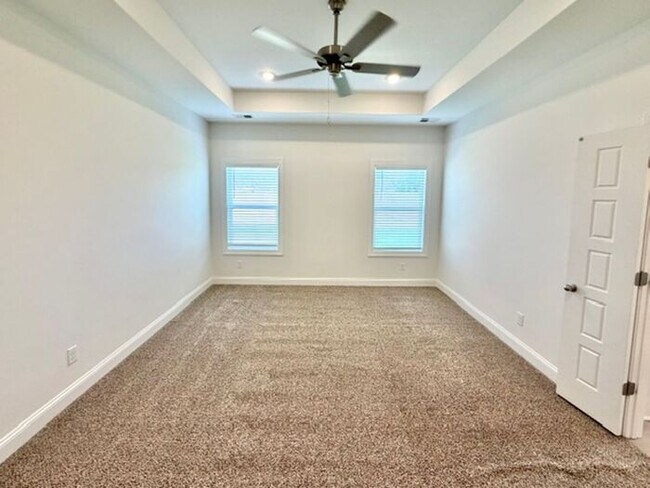 Building Photo - Now Leasing a 5-bedroom 3 bath home in Olive Branch @ Southbranch.