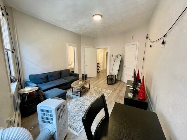 Building Photo - 26-1/2 Charter St