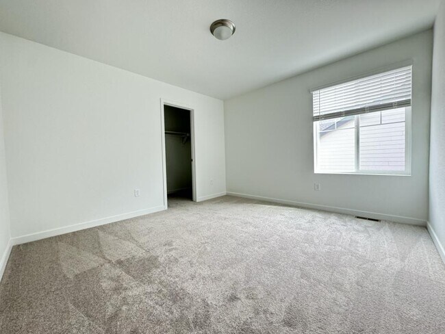 Building Photo - 4322 Fellows Dr