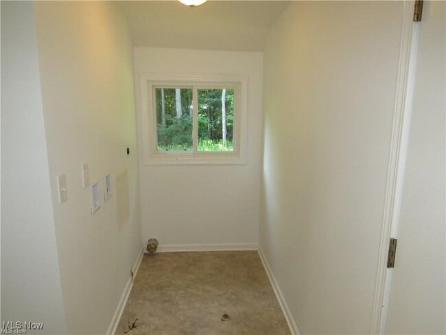 Building Photo - 6424 N Ridge Rd