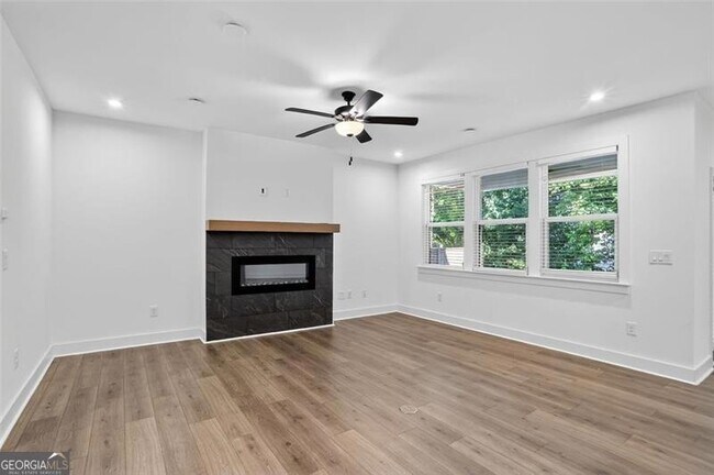 Building Photo - 608 Avondale Pk Cir