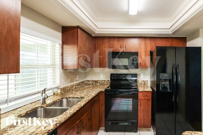 Building Photo - 306 SE 15th St