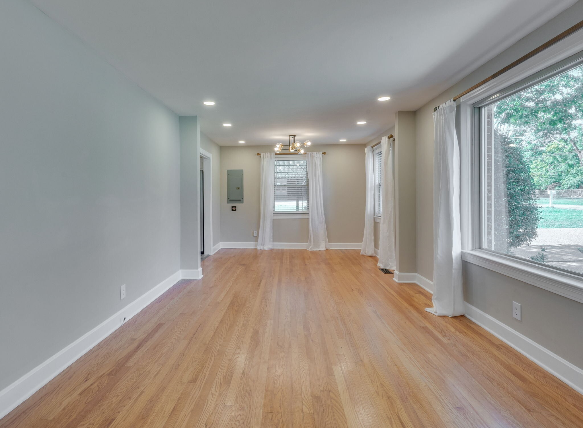 Building Photo - 3314 Mimosa Dr