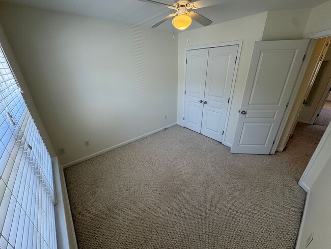 Building Photo - Spacious South Durham Townhouse!