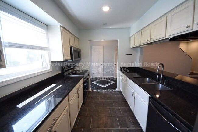 Building Photo - 101 Madison Chase