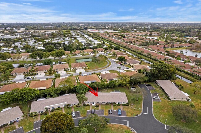 Building Photo - 8555 Bella Vista Dr