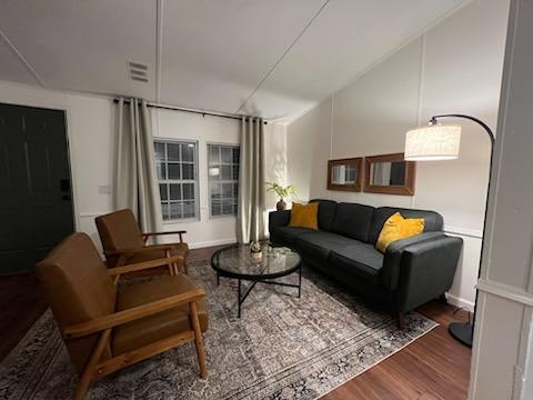 Building Photo - 502 9th St SW