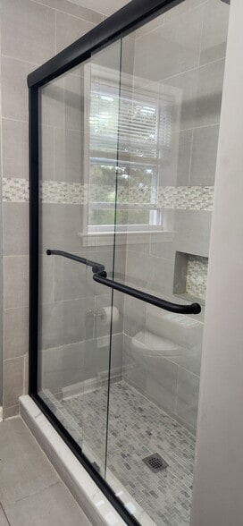 Building Photo - 948 White Oak Dr