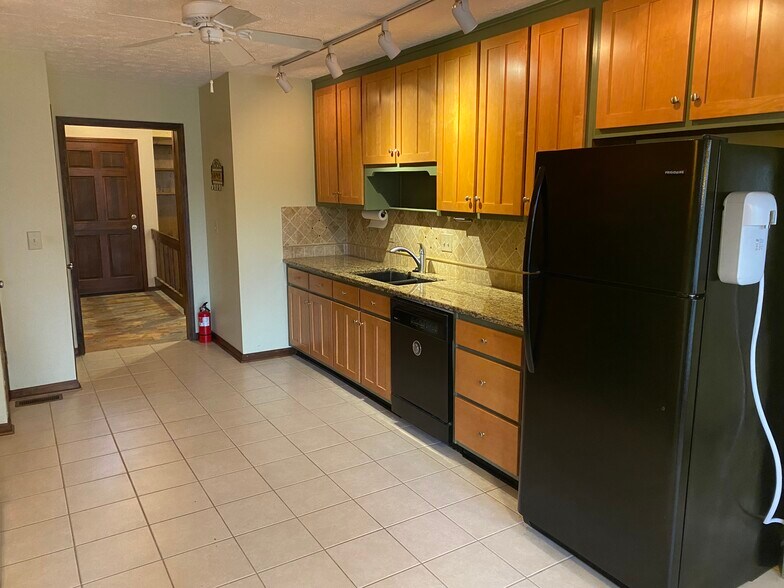 Building Photo - 5100 Forest Mist Dr SE