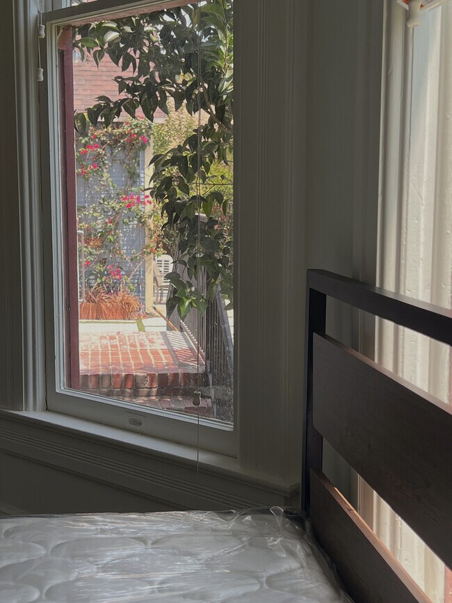 Building Photo - 1301 W 22nd St