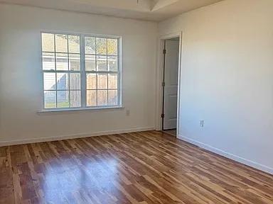 Building Photo - 5275 Branch Point Dr