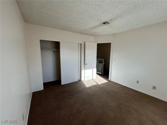 Building Photo - 2112 Sun Ave
