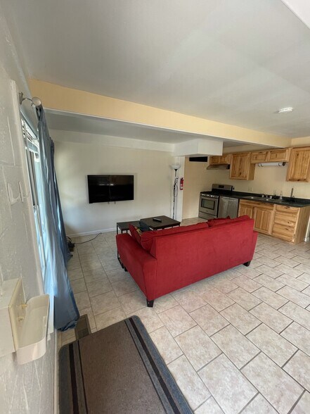Building Photo - 138 Honness Ln