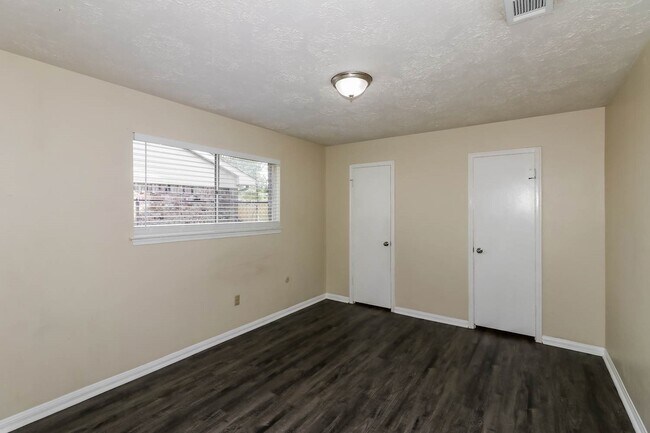 Building Photo - 8422 Bandridge Rd