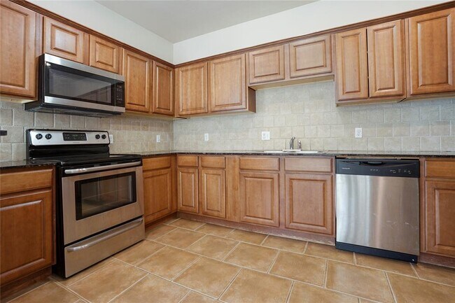 Building Photo - 2161 Houston Ave