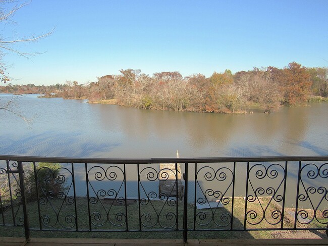 Building Photo - Fully Furnished Humble Duplex on the Water