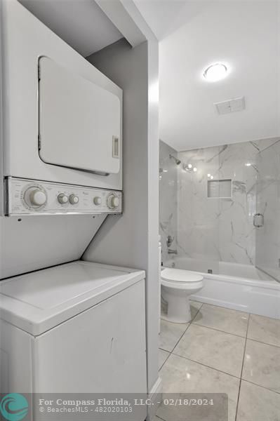 Building Photo - 4156 Inverrary Dr