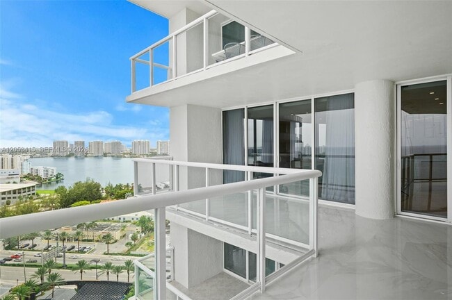 Building Photo - 18671 Collins Ave