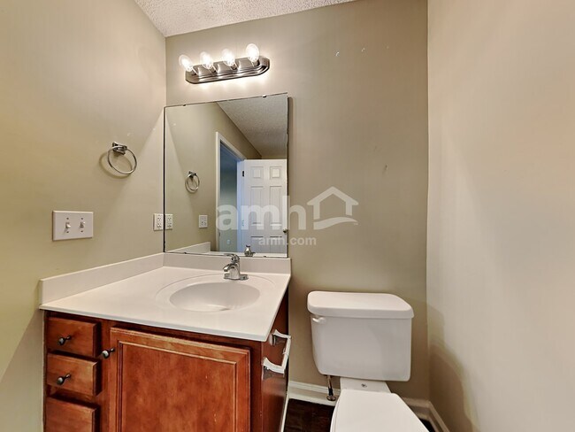 Building Photo - 8788 Red Oak Drive